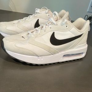 Nike air max size 9 wore once